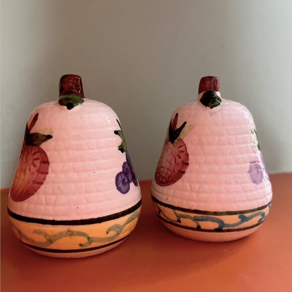 Vintage Handpainted Pear Shaped Salt & Pepper Shakers with Apples & Grapes - Picture 7 of 9